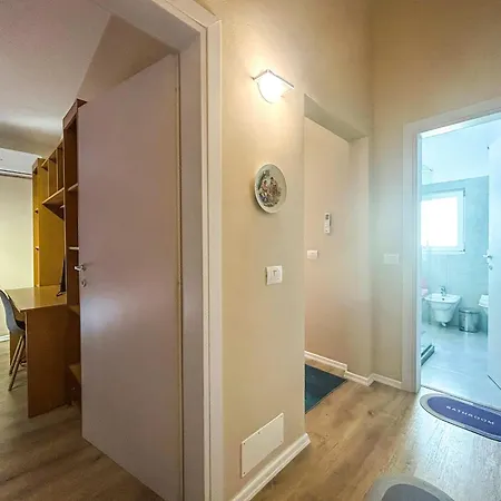 아파트 With A Terrace 1320 Durrës