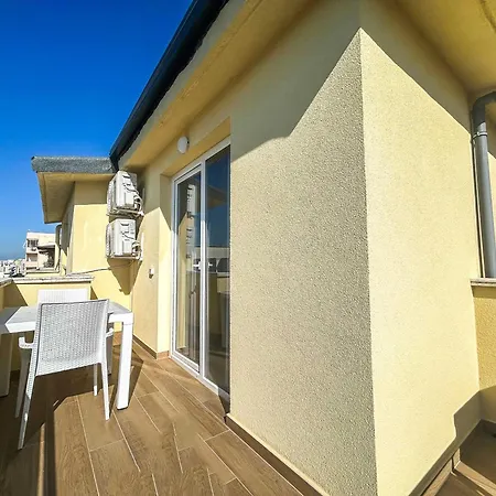 With A Terrace 1320 아파트 Durrës