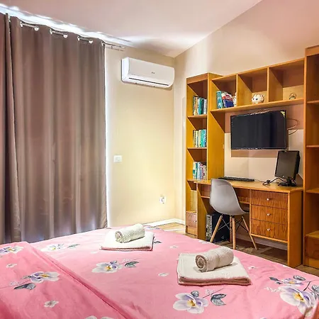 With A Terrace 1320 아파트 Durrës